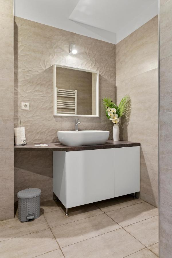 Aquarius: Upscale Flat In The Heart Of Bucharest! Leilighet Eksteriør bilde